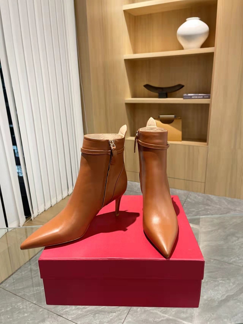 Va1e*ntin0 boots